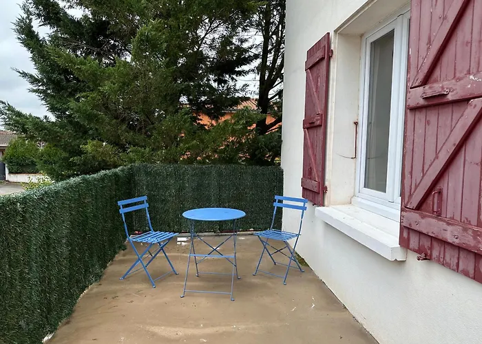 Villa La Libellule 5 Chambres 2 Sdb 2 Wc Grand Jardin Et Parking Prive