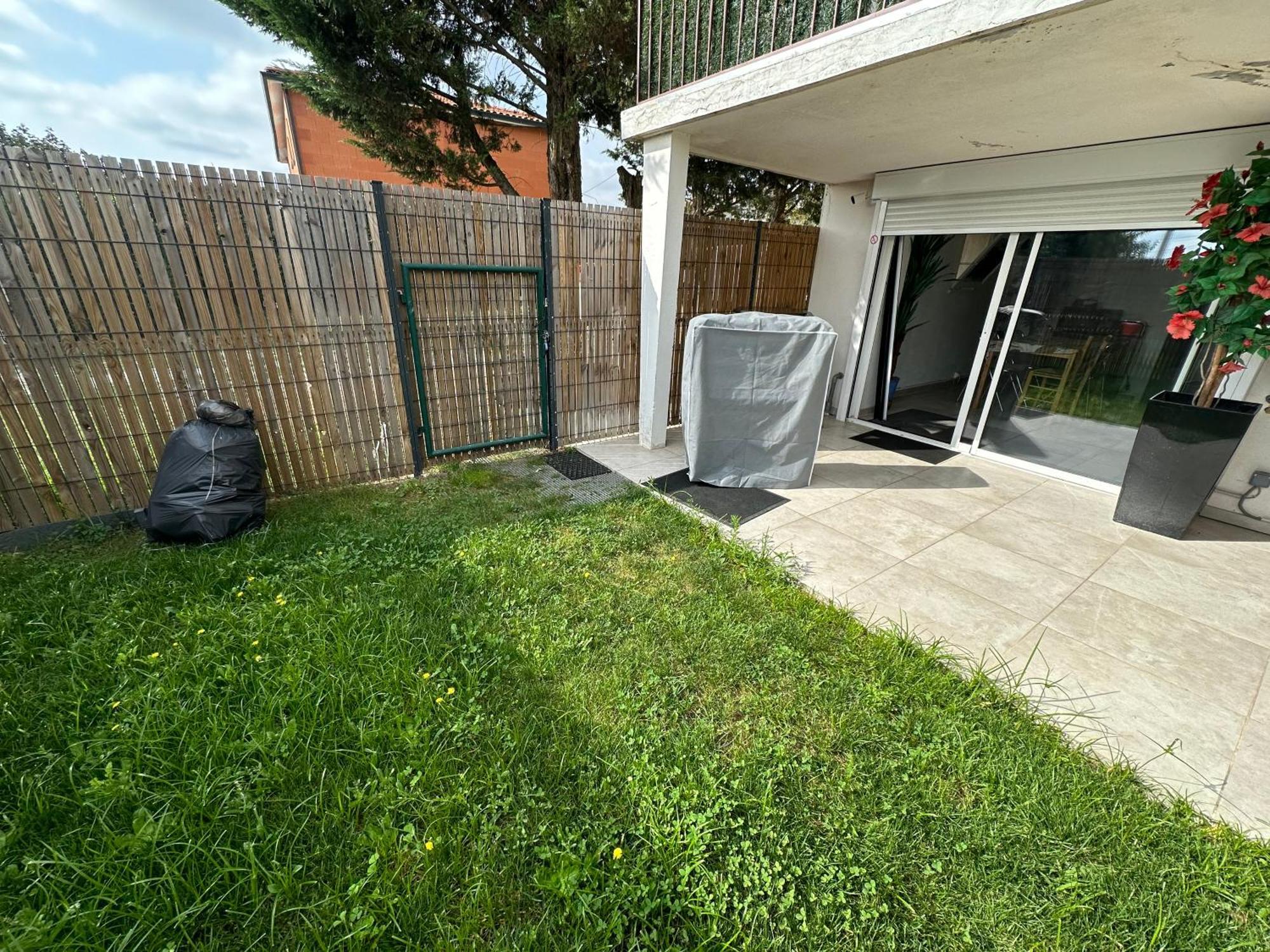 La Libellule 5 2 Sdb 2 Wc Grand Jardin Et Parking Prive Casa de hóspedes *